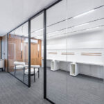 پارتیشن تک جداره با درب ارتفاع بلند