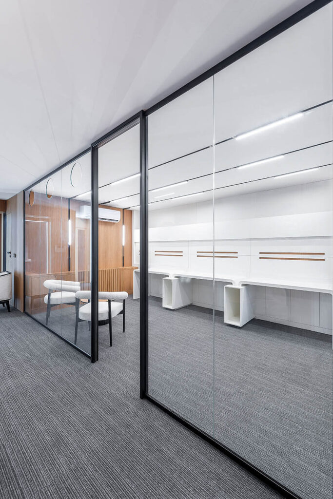 پارتیشن تک جداره با درب ارتفاع بلند