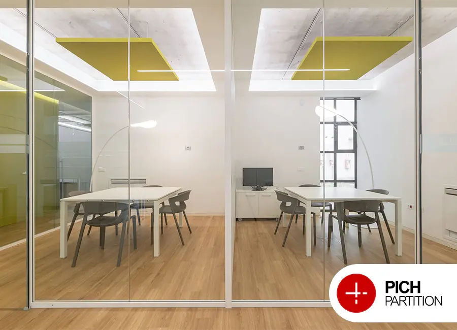 پارتیشن شیشه‌ای با پانل‌های آکوستیک