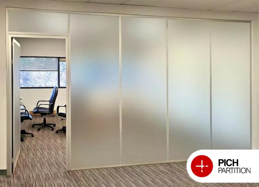 مقایسه پارتیشن شیشهای مات و شفاف